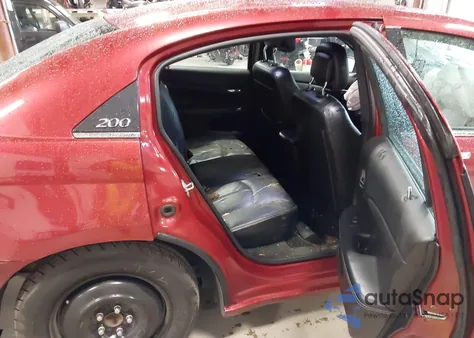 2011 Chrysler 200 Limited z USA, uszkodzony, nr VIN 1C3BC2FG2BN600089